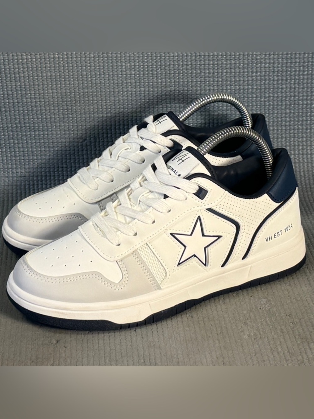 Vintage Havana Women’s Fab White‎ Gray Blue Fashion Shoes Size 8